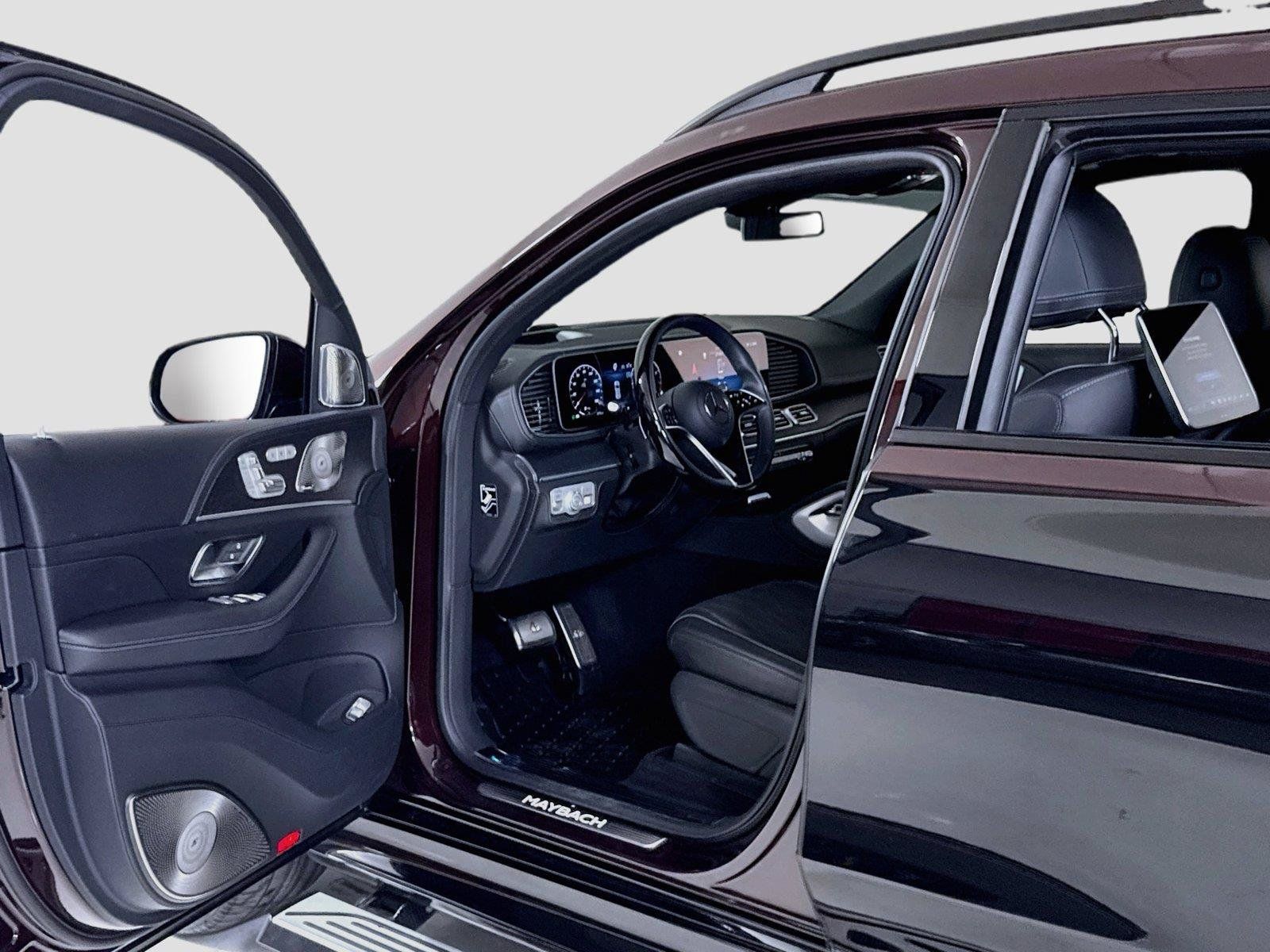 Used 2024 Mercedes-Benz Maybach GLS 600 4MATIC image 12