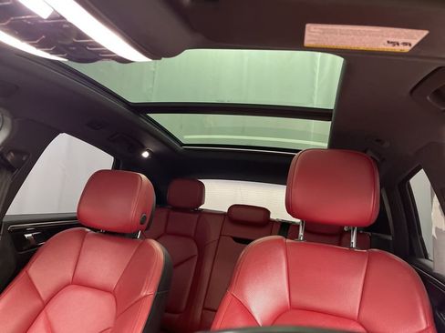 Used 2018 Porsche Macan S image 9