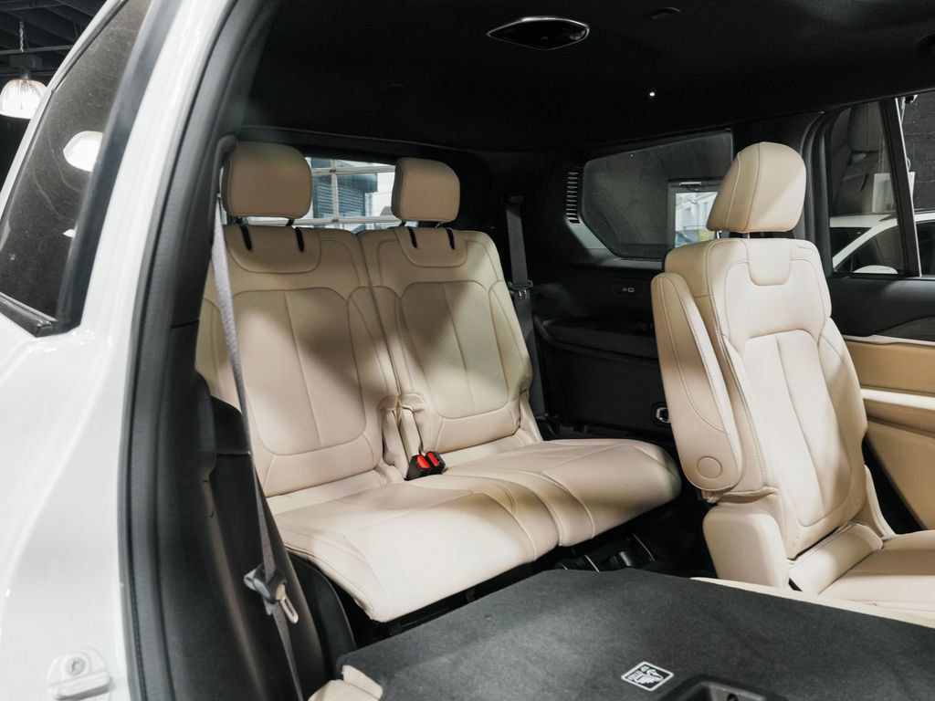 Used 2023 Jeep Grand Cherokee L Limited w/ Luxury Tech Group II AWD/4WD image 34