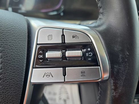 Used 2025 Kia Telluride LX FWD image 16
