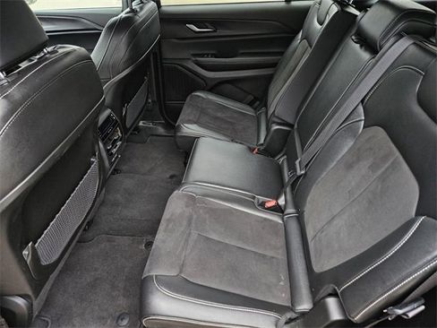 Used 2024 Jeep Grand Cherokee L Laredo image 26