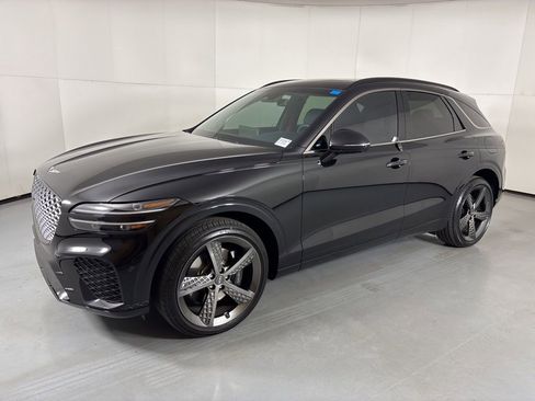 Used 2025 Genesis GV70 3.5T Sport w/ Sport Advanced Package image 5