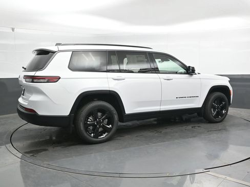 New 2026 Jeep Grand Cherokee L Limited AWD/4WD image 2