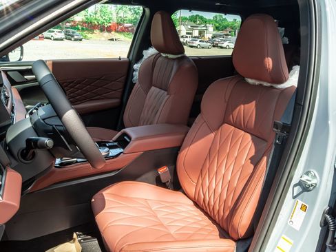 New 2025 Mitsubishi Outlander SEL image 13