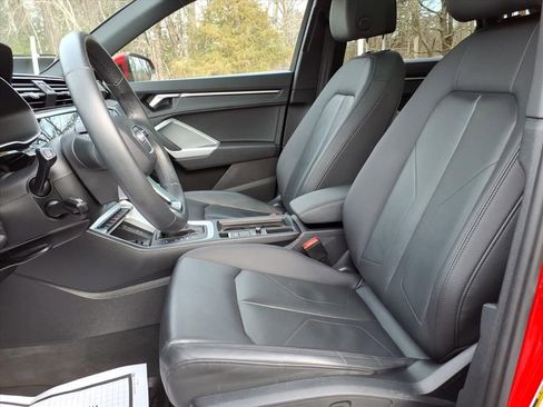 Used 2024 Audi Q3 2.0T Premium w/ Convenience Package image 16