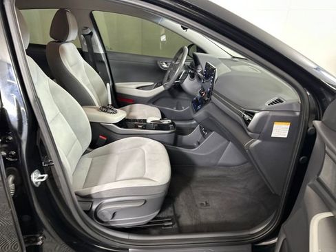 Used 2021 Hyundai Ioniq SE image 28