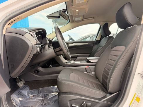 Used 2019 Ford Fusion SE FWD image 13