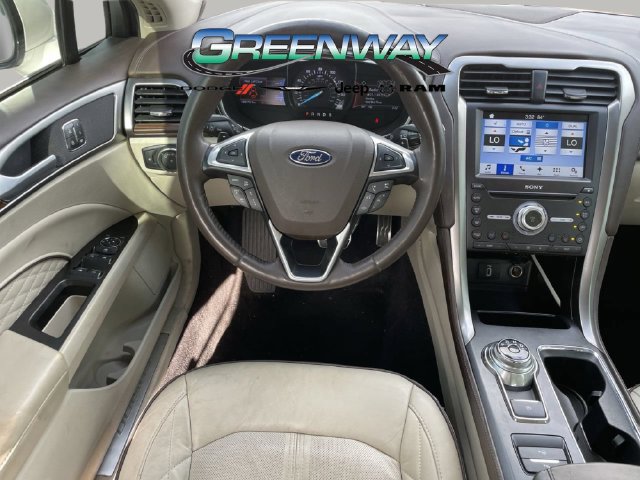 Used 2017 Ford Fusion Platinum FWD image 10