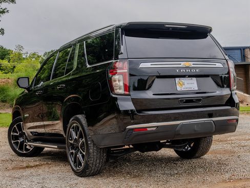 Used 2021 Chevrolet Tahoe LS RWD image 3