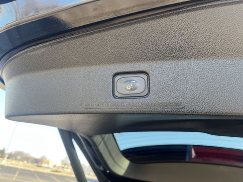 Used 2017 Ford Explorer XLT w/ Equipment Group 202A image 20