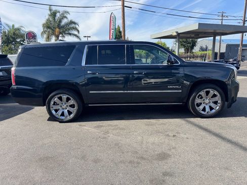 Used 2017 GMC Yukon XL Denali w/ Open Road Package AWD/4WD image 8