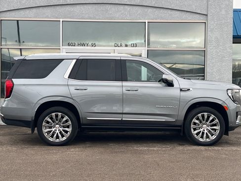 Used 2024 GMC Yukon Denali w/ Advanced Technology Package AWD/4WD image 3