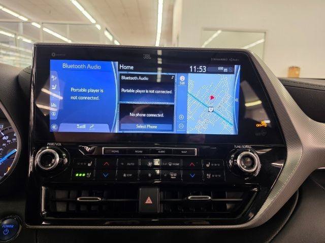 Used 2022 Toyota Highlander Platinum AWD/4WD image 19