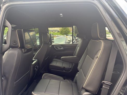 Used 2024 Chevrolet Tahoe Premier AWD/4WD image 10