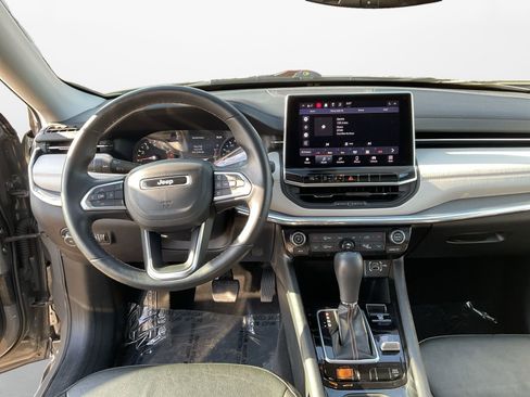 Used 2022 Jeep Compass Limited image 10