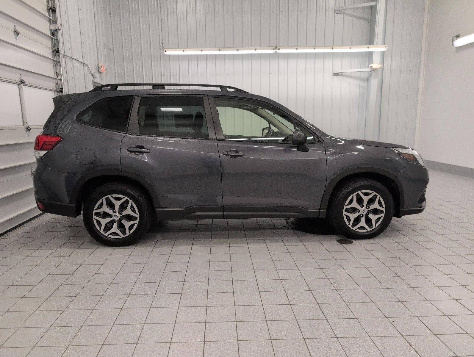 Used 2023 Subaru Forester Premium AWD/4WD image 12