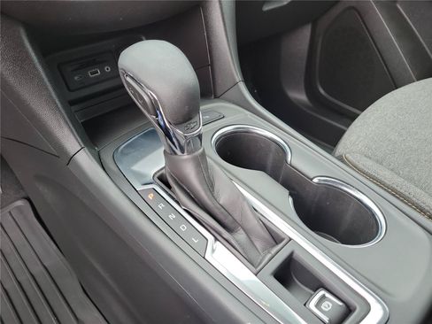 Used 2024 Chevrolet Equinox LT FWD image 31