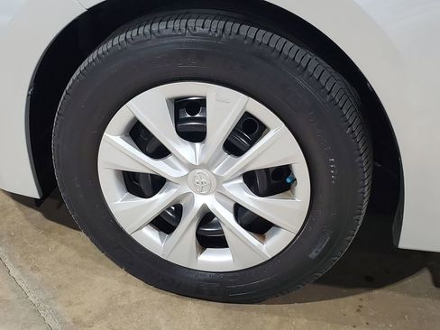Used 2016 Toyota Corolla L FWD image 37