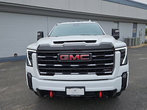 Used 2024 GMC Sierra 2500 AT4 w/ Technology Package image 5