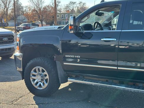 Used 2019 Chevrolet Silverado 3500 LTZ w/ Duramax Plus Package image 8