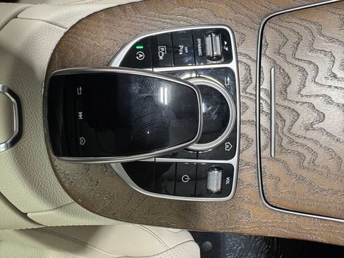 Used 2020 Mercedes-Benz E 350 4MATIC Sedan image 25