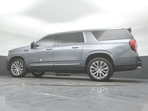 Used 2022 GMC Yukon XL Denali w/ Denali Premium Package image 44