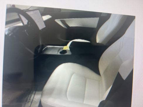 Used 2022 Tesla Model Y Performance AWD/4WD image 2