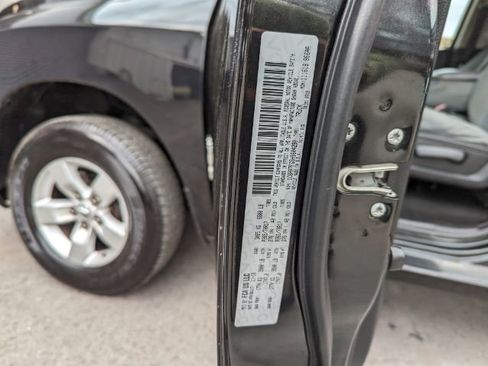 Used 2017 RAM 1500 Express image 25