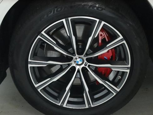 Used 2024 BMW X5 xDrive40i w/ M Sport Package AWD/4WD image 39