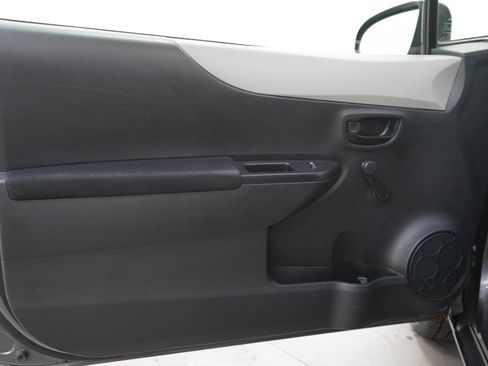 Used 2013 Toyota Yaris L FWD image 14