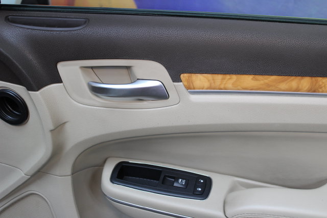 Used 2012 Chrysler 300 Limited w/ Luxury Group RWD image 9