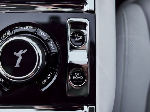 Used 2024 Rolls-Royce Cullinan AWD/4WD image 87