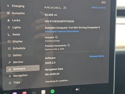 Used 2023 Tesla Model 3 Standard Range image 10