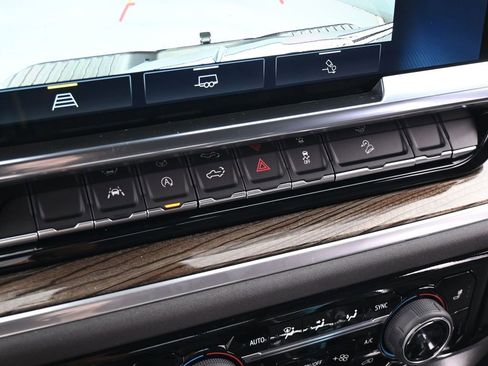 Used 2025 Chevrolet Silverado 1500 LT Trail Boss w/ Convenience Package II image 23