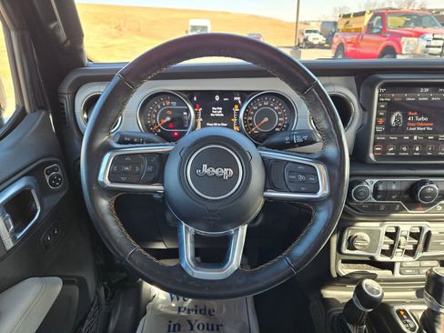 Used 2021 Jeep Gladiator Overland image 18