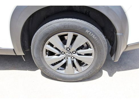 Used 2024 Nissan Pathfinder S FWD image 12