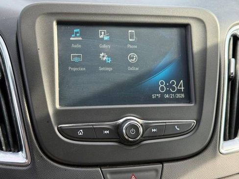 Used 2017 Chevrolet Malibu LT image 22