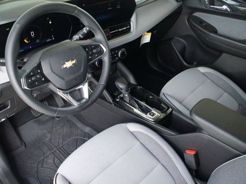 Used 2026 Chevrolet TrailBlazer LT w/ LT Cold Weather Package image 2