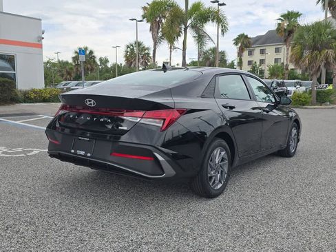 New 2026 Hyundai Elantra Hybrid FWD image 7