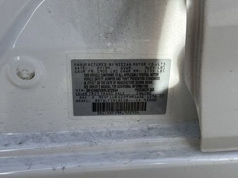 Used 2024 Nissan Versa SV w/ Trunk Package image 30