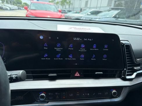 Used 2024 Kia Sportage EX FWD image 4