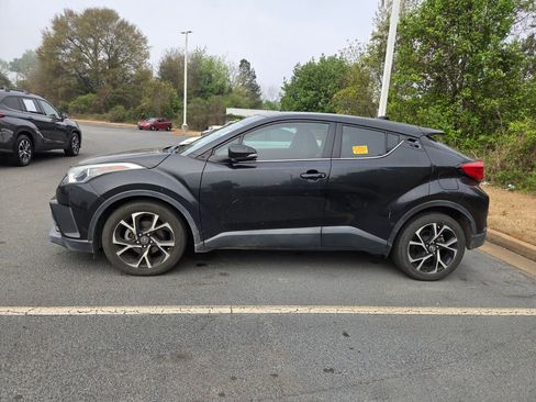 Used 2019 Toyota C-HR Limited image 4