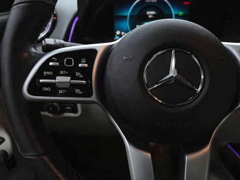 Used 2021 Mercedes-Benz GLB 250 image 20