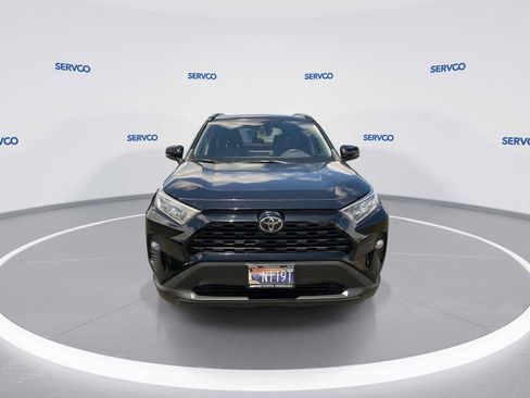 Used 2021 Toyota RAV4 XLE w/ Convenience Package FWD image 3