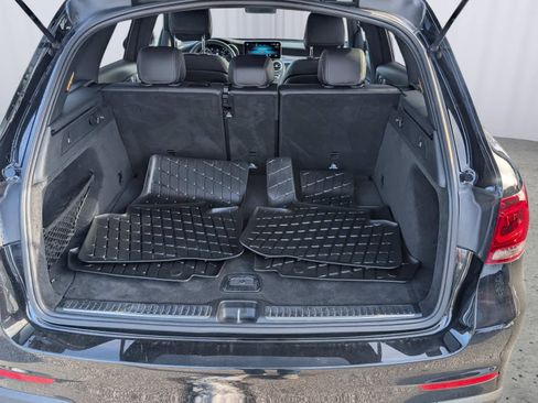 Used 2021 Mercedes-Benz GLC 300 4MATIC image 11