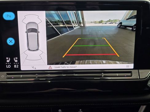 New 2026 Volkswagen Atlas SE image 13