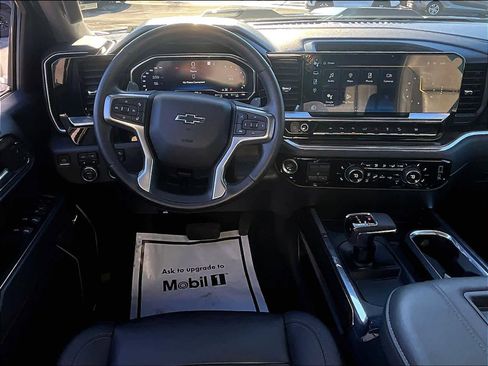 Used 2022 Chevrolet Silverado 1500 LT Trail Boss w/ LT Trail Boss Premium Package image 17