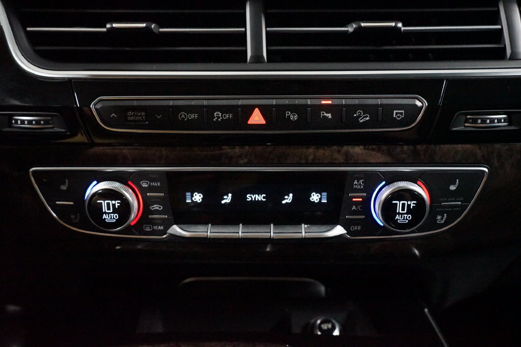 Used 2019 Audi Q7 3.0T Prestige w/ Prestige Package AWD/4WD image 21
