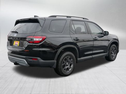 Used 2024 Honda Pilot TrailSport image 7