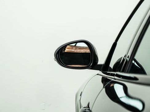 Used 2022 Land Rover Discovery HSE R-Dynamic image 14